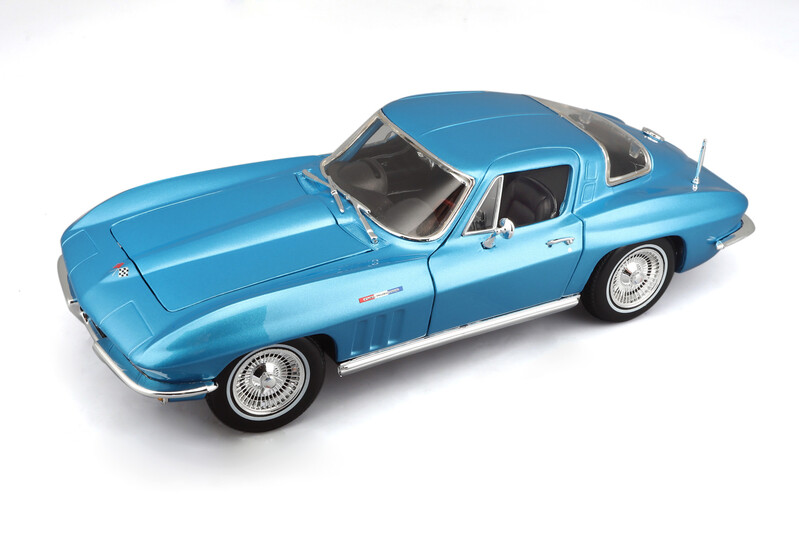 MAISTO - 1965 CHEVROLET CORVETTE, metal světle modrá, 1:18